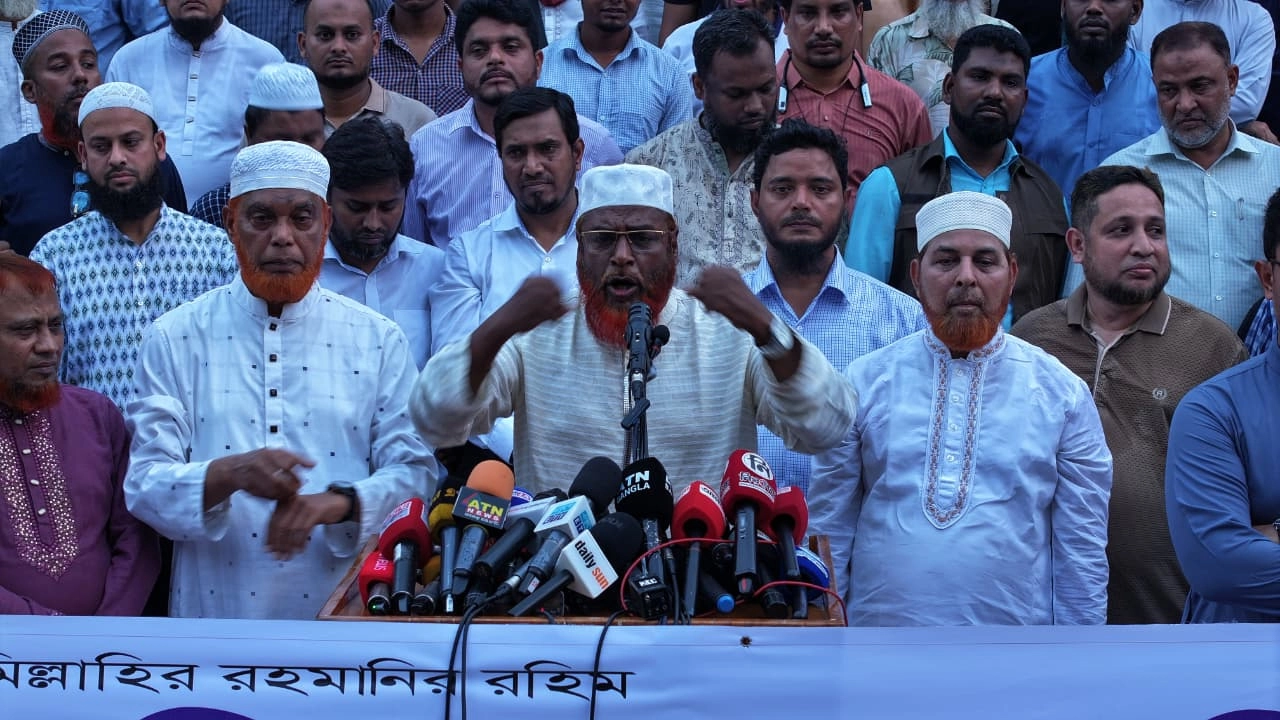 সরকারকে সংখ্যাগরিষ্ঠতার ভূতে ধরেছে: গোলাম পরওয়ার