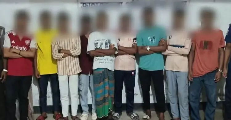 চট্টগ্রাম রেঞ্জে পুলিশের অভিযান, গ্রে*ফতা*র ৯১২